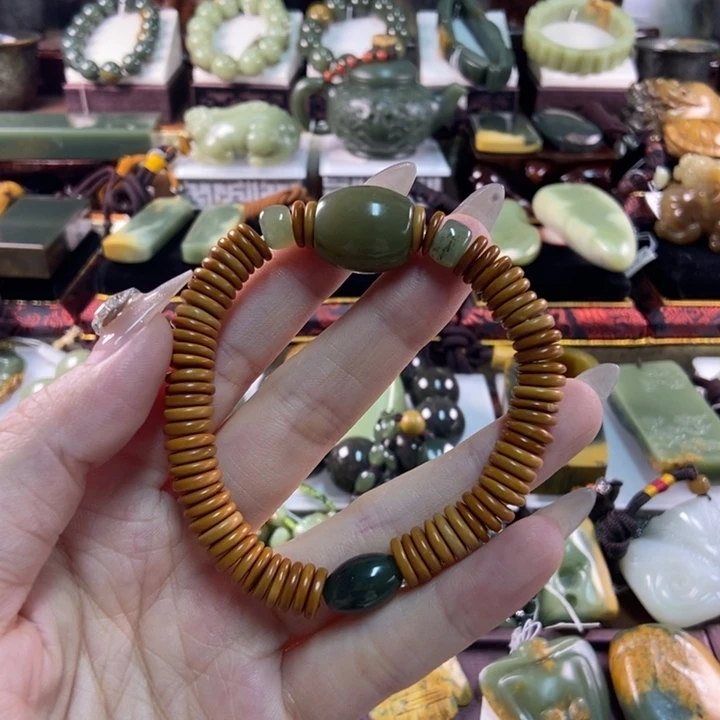 未镶嵌手串岫岩河磨玉（透闪石质玉）