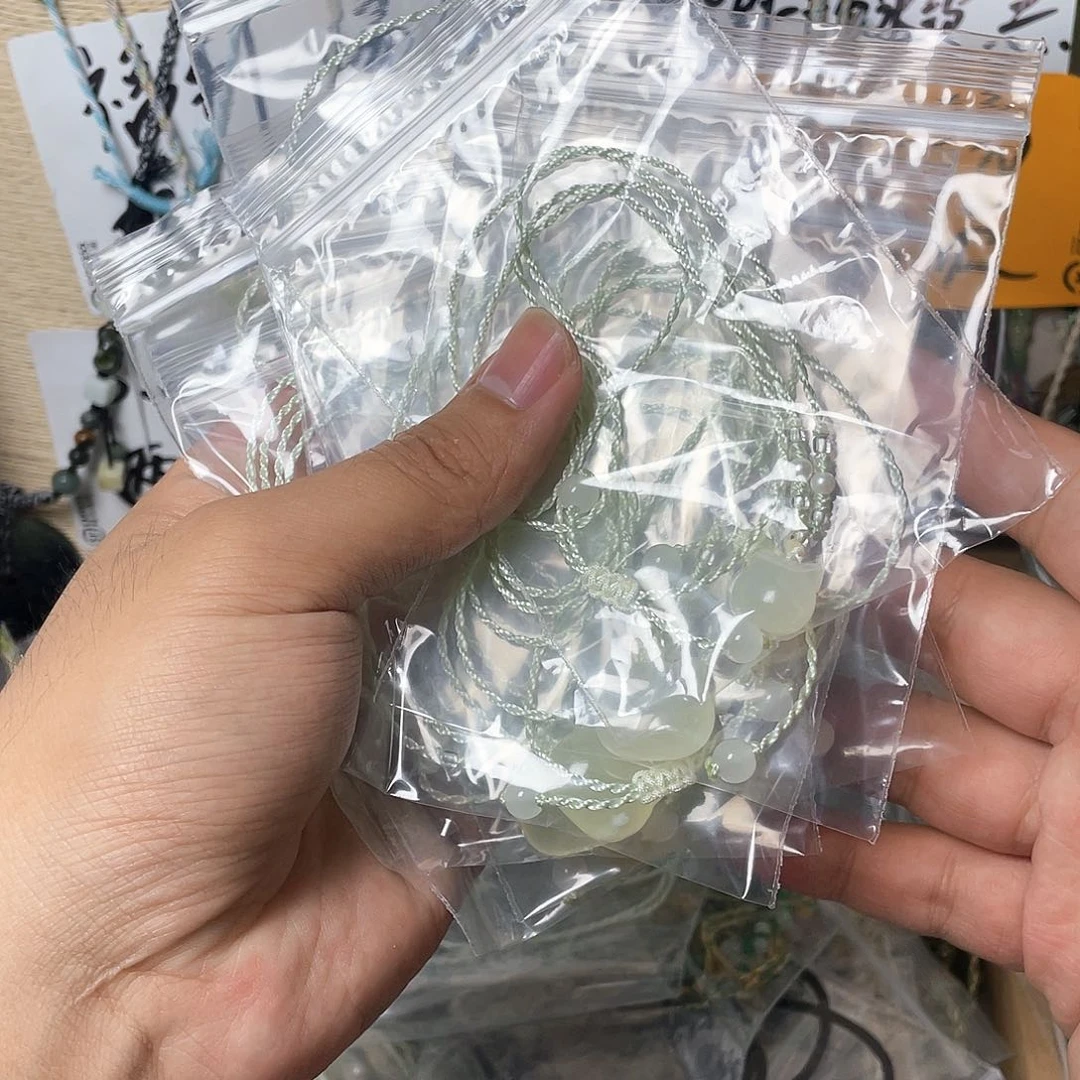 蛇纹石玉合金颈饰