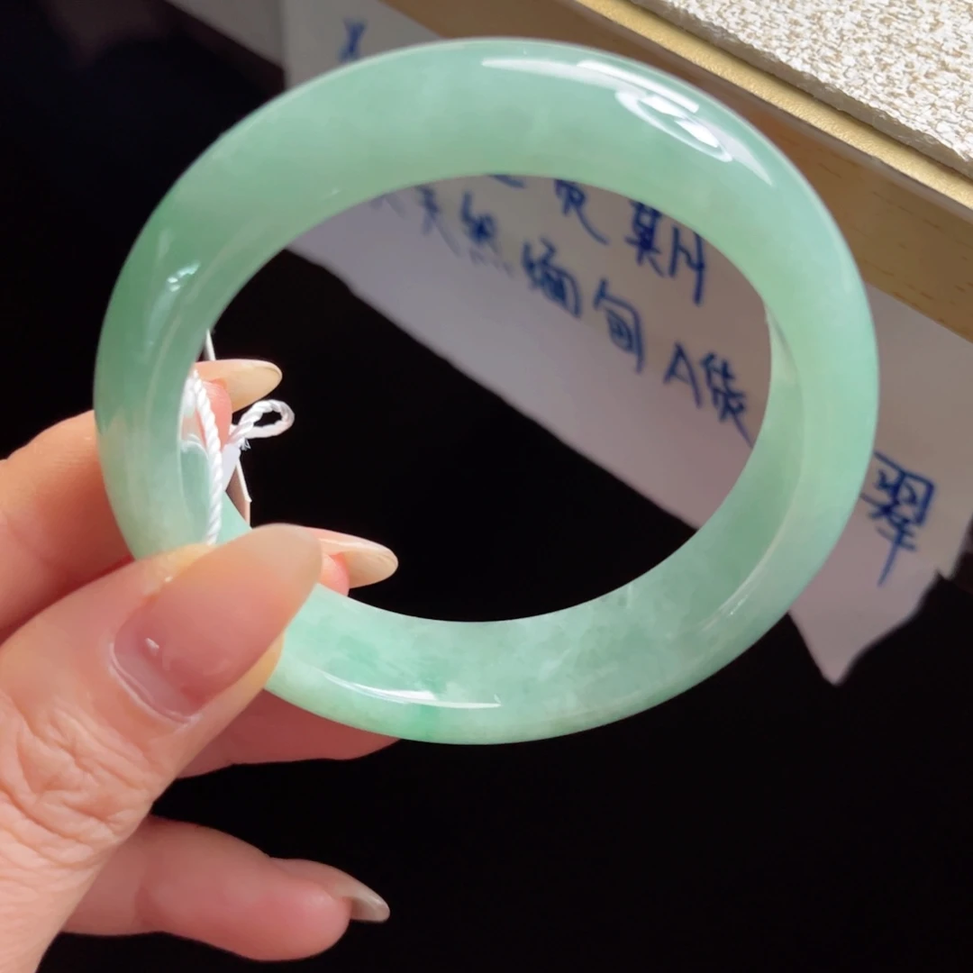 翡翠未镶嵌手镯手镯