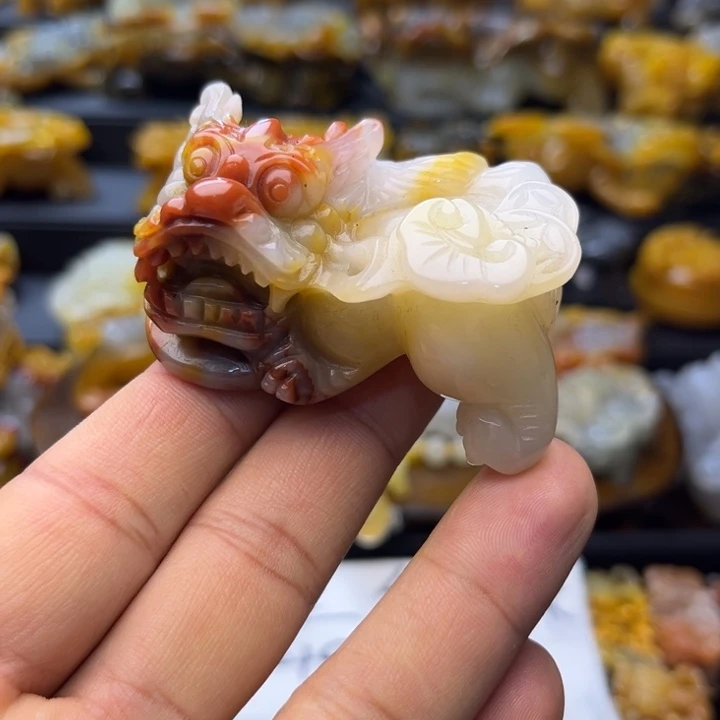 石英质玉（黄龙玉）未镶嵌颈饰