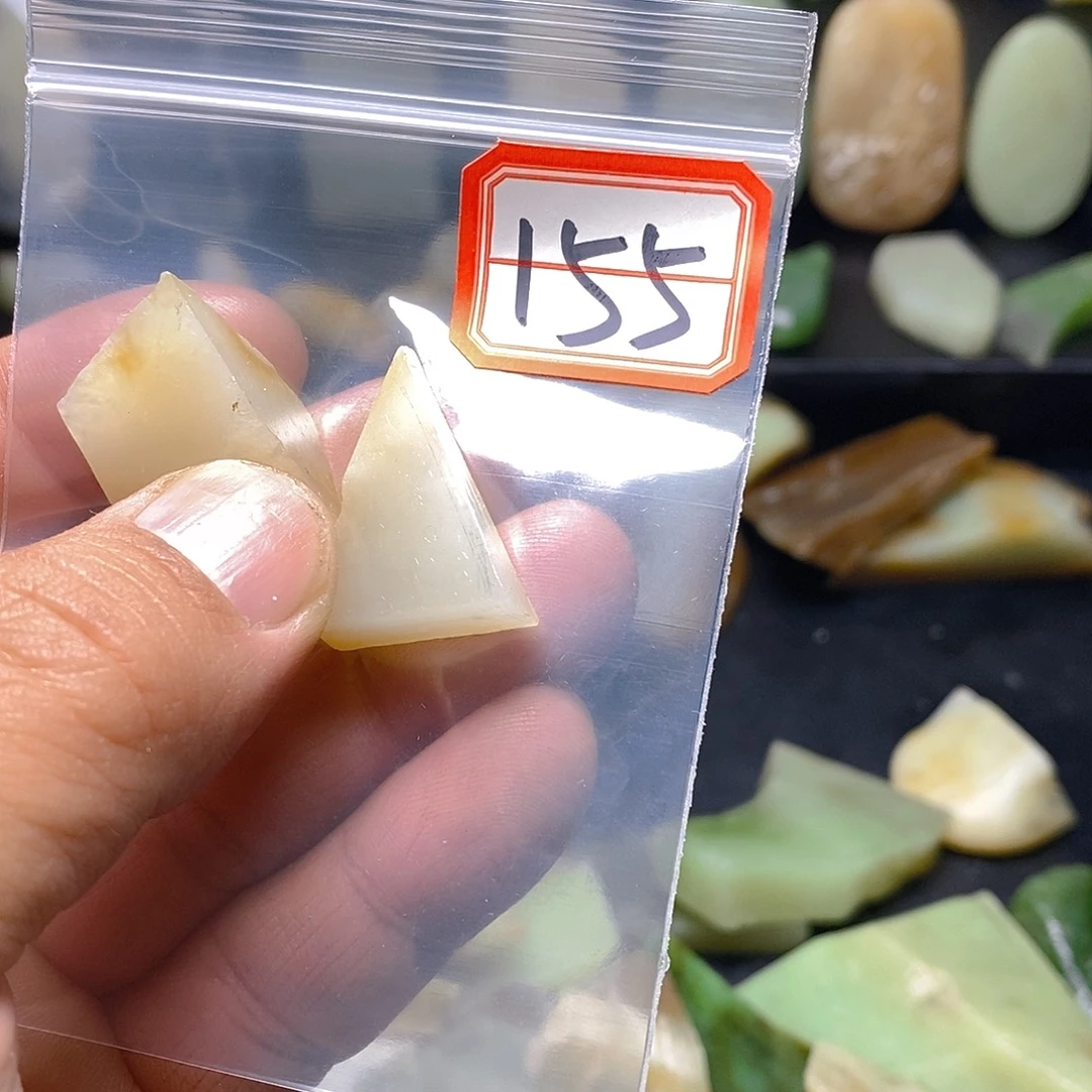 王***妈和田玉（糖玉）未镶嵌珠宝半成品