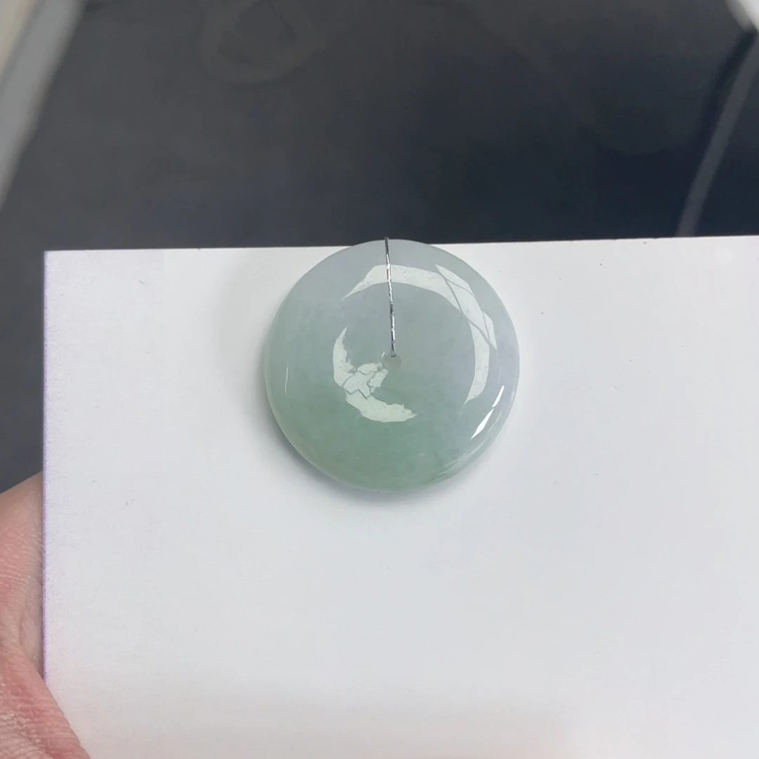 翡翠颈饰未镶嵌平安扣