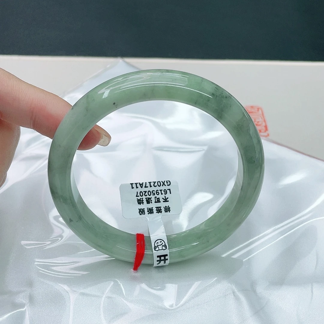 翡翠手镯未镶嵌正60.6