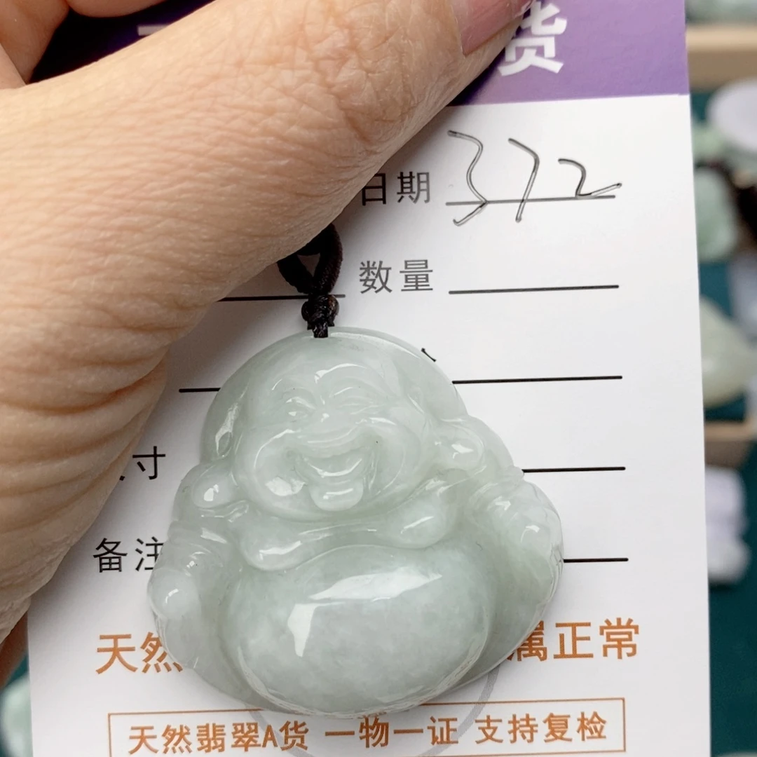 翡翠颈饰未镶嵌佛公