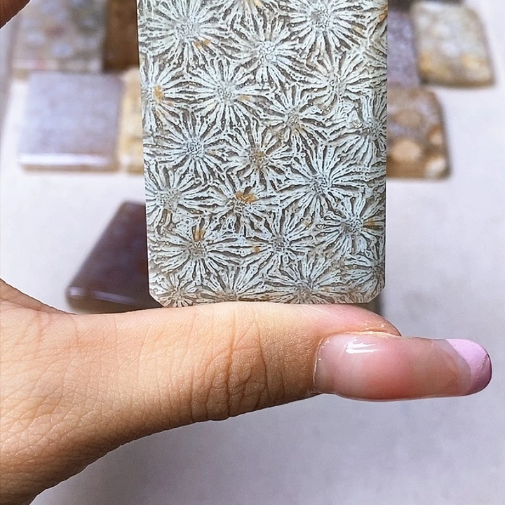 硅化玉颈饰合金?**?