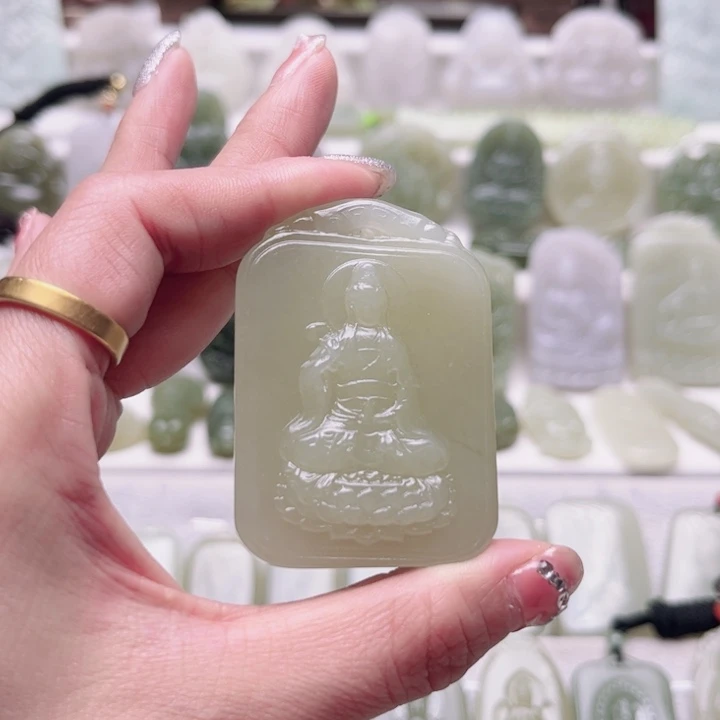 和田玉未镶嵌颈饰