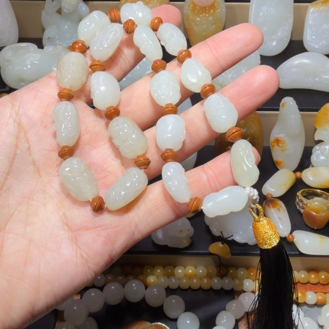 和田玉未镶嵌颈饰