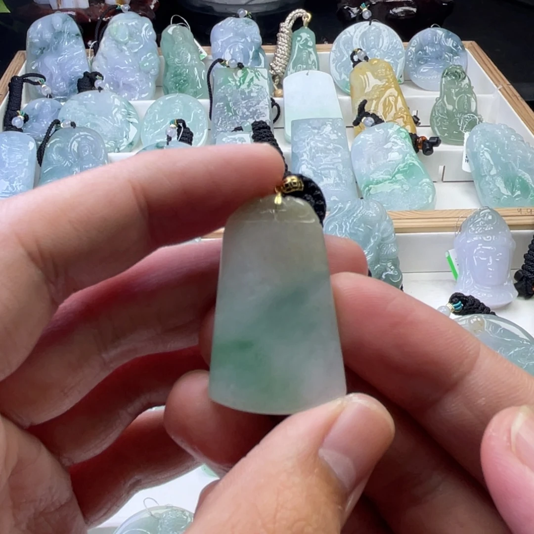 翡翠未镶嵌颈饰432