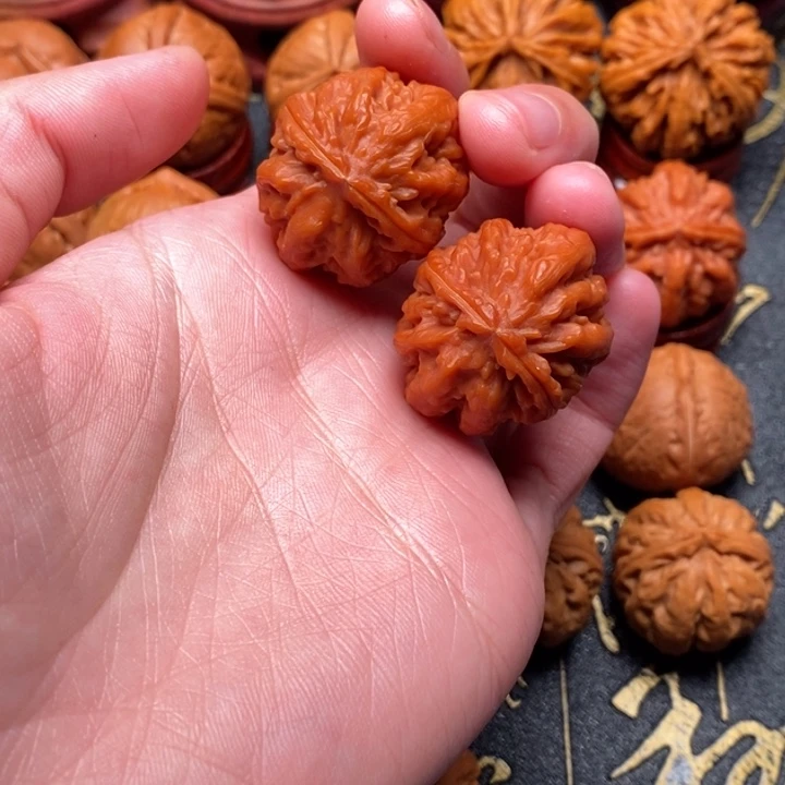 已***与吊坠文玩核桃京八棱