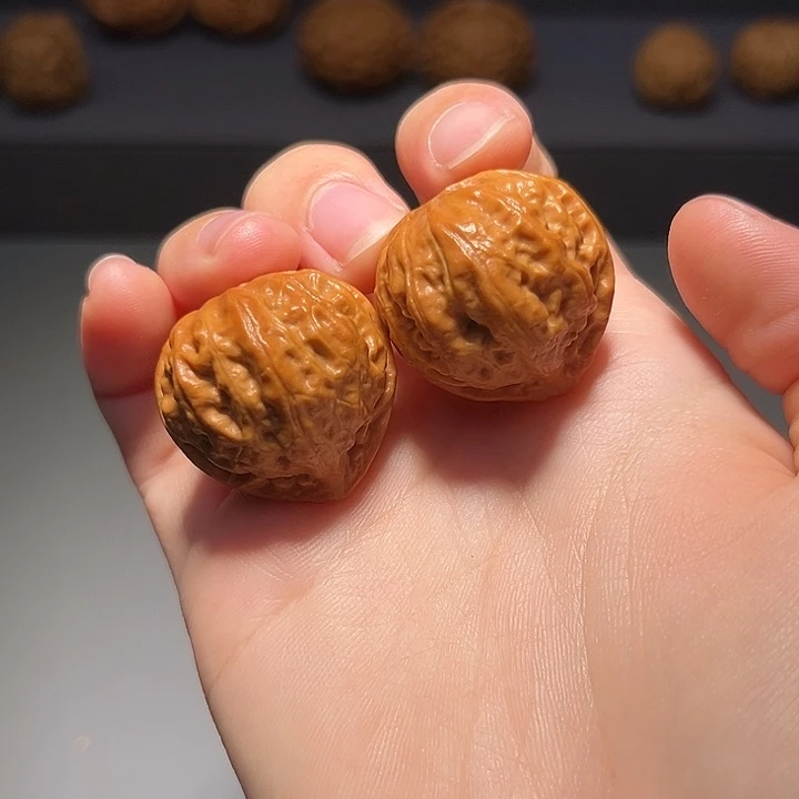 文玩核桃把件桃心981