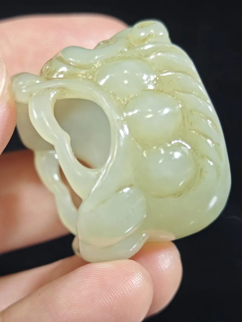 旧藏天然和田玉龙型扳指24克内径25mm