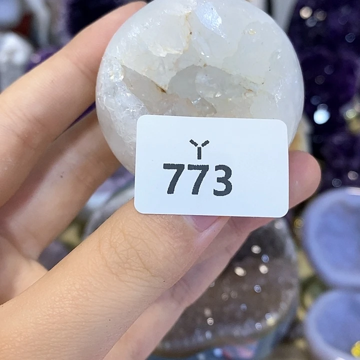 未镶嵌水晶大型摆件（非配饰）