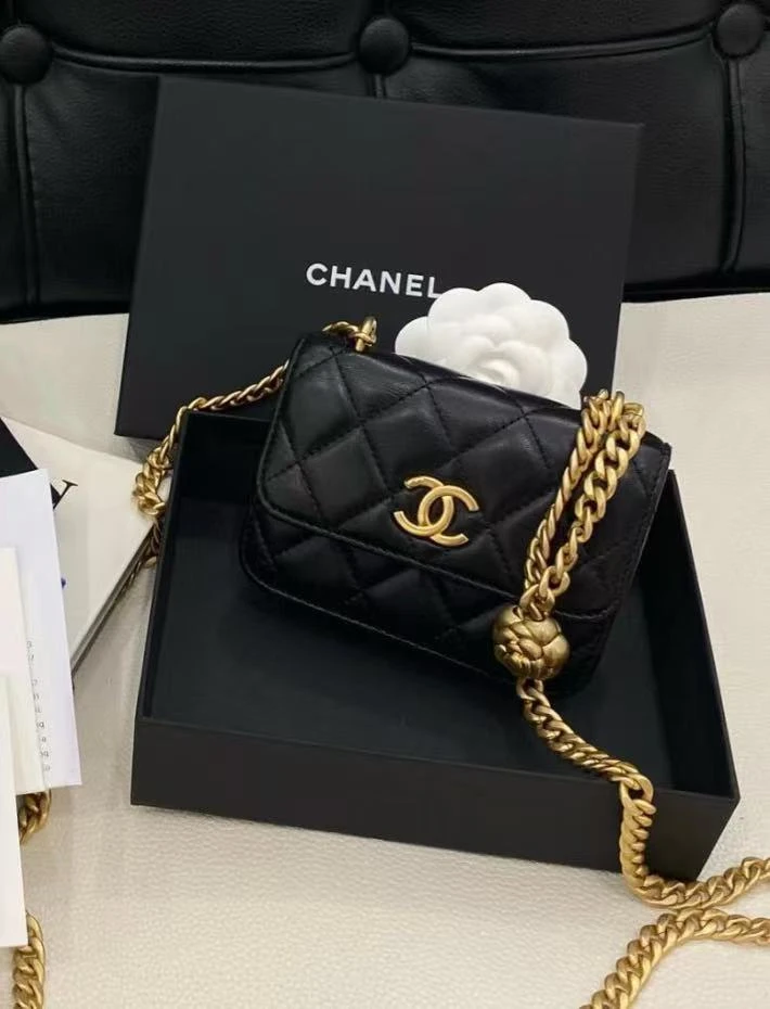 95新 Chanel/香奈儿 展会外场！黑金山茶花金球小废包