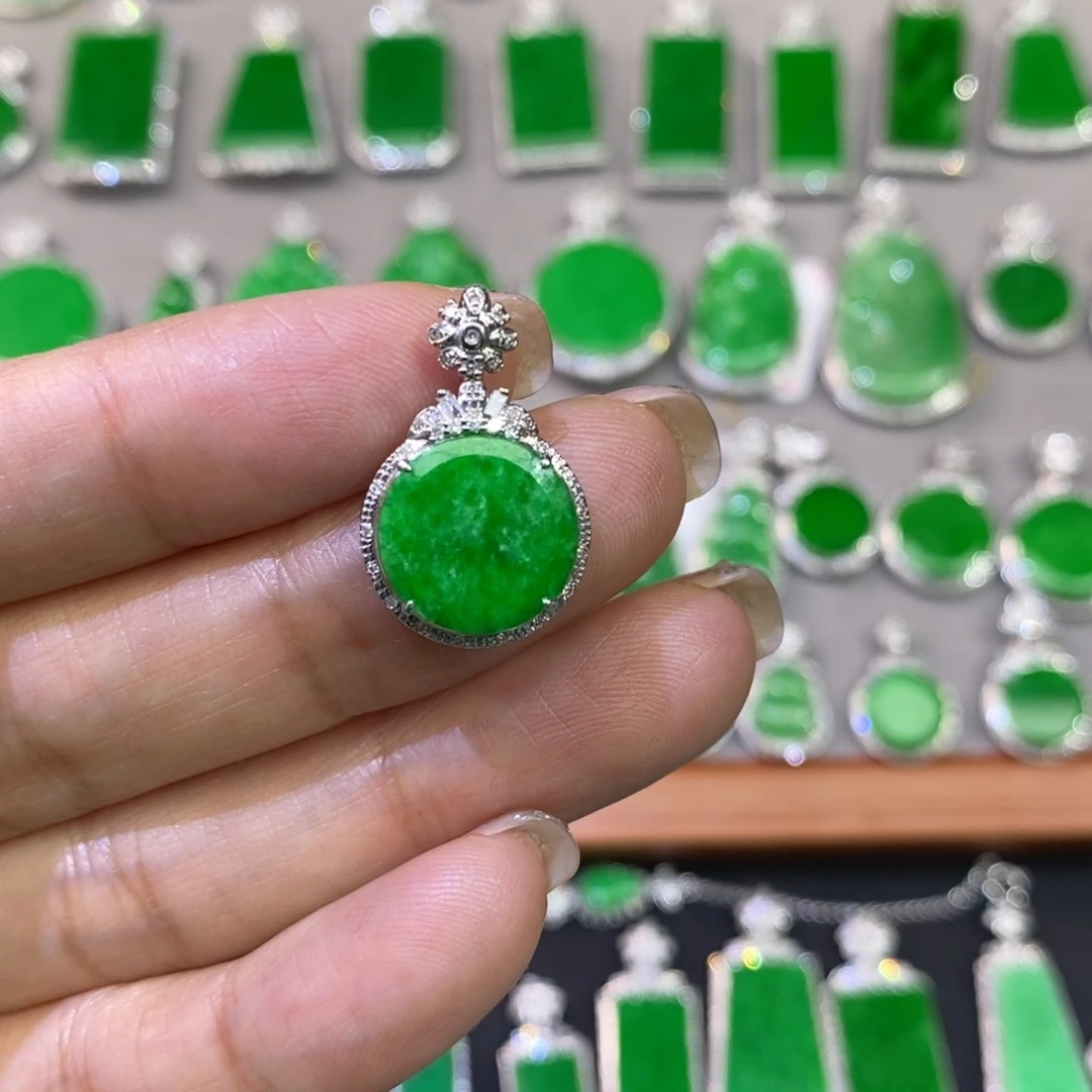 翡翠吊坠(不含链)18K金镶嵌吊坠