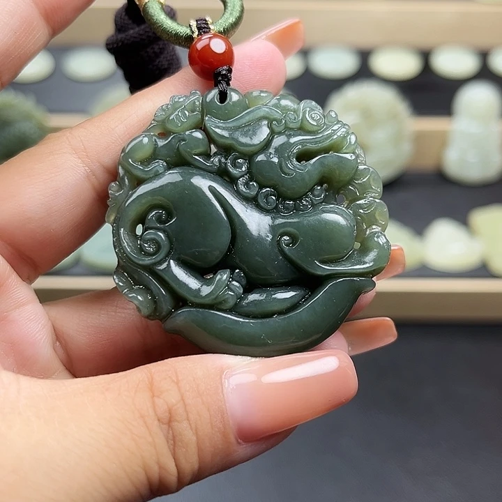 颈饰未镶嵌和田玉