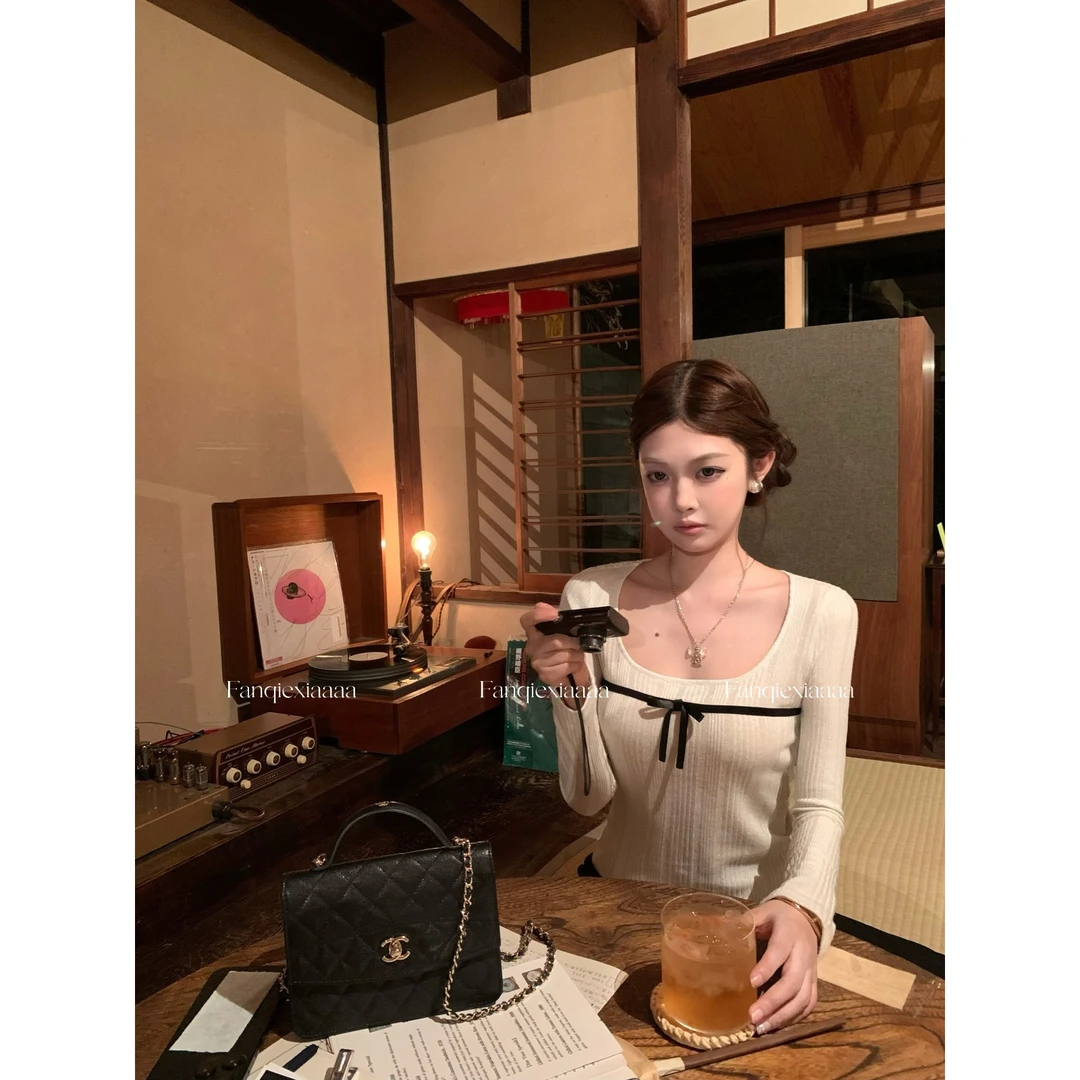 番茄侠少女M1u系 白/灰U领蝴蝶结修身内搭女软糯亲肤长袖针织上衣