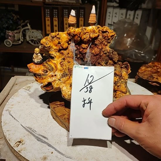 用***8琥珀木北沉香琥珀木天然造型山水摆件