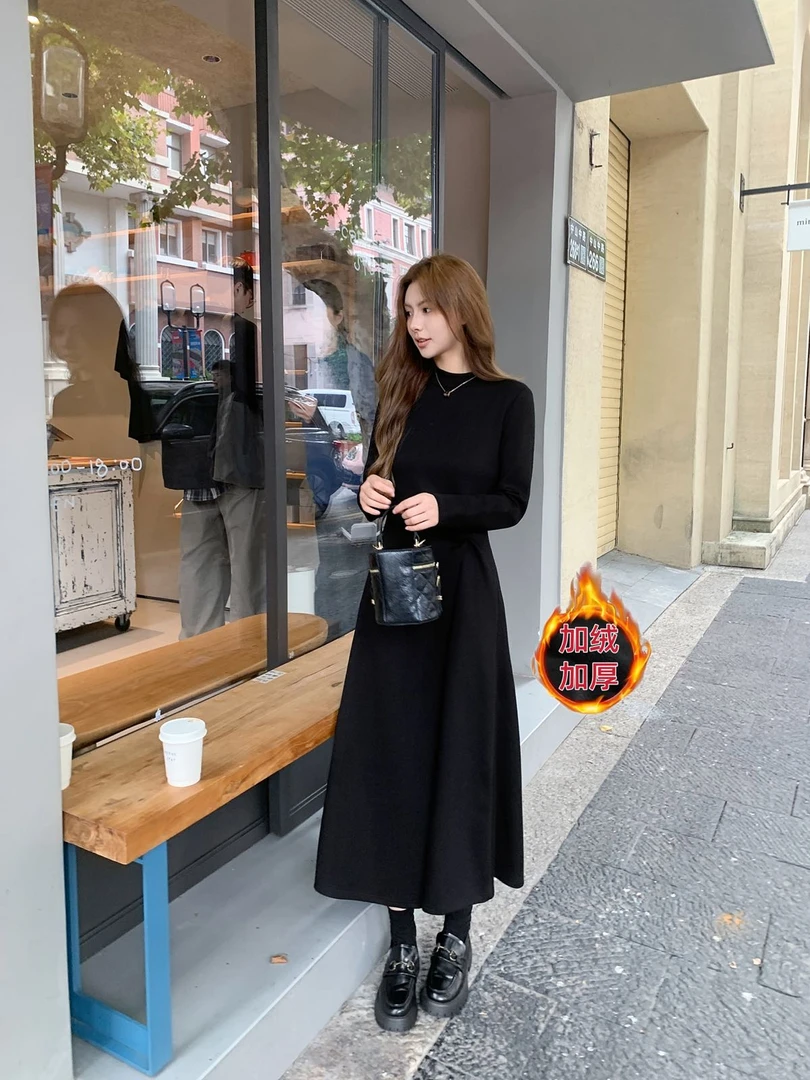 【正品】极简风女装秋冬新款时尚百搭长款打底裙长裙长袖黑色连衣裙