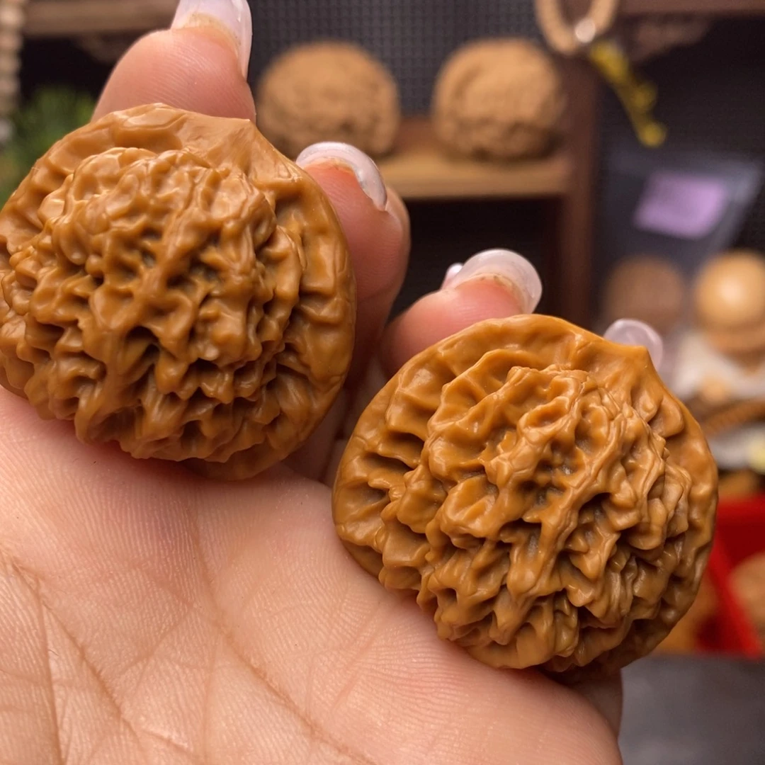 文玩核桃吊坠秦闷。边35