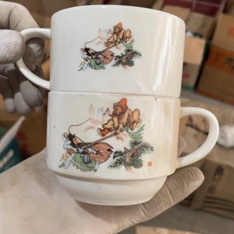 摆件陶瓷摆件工艺品。