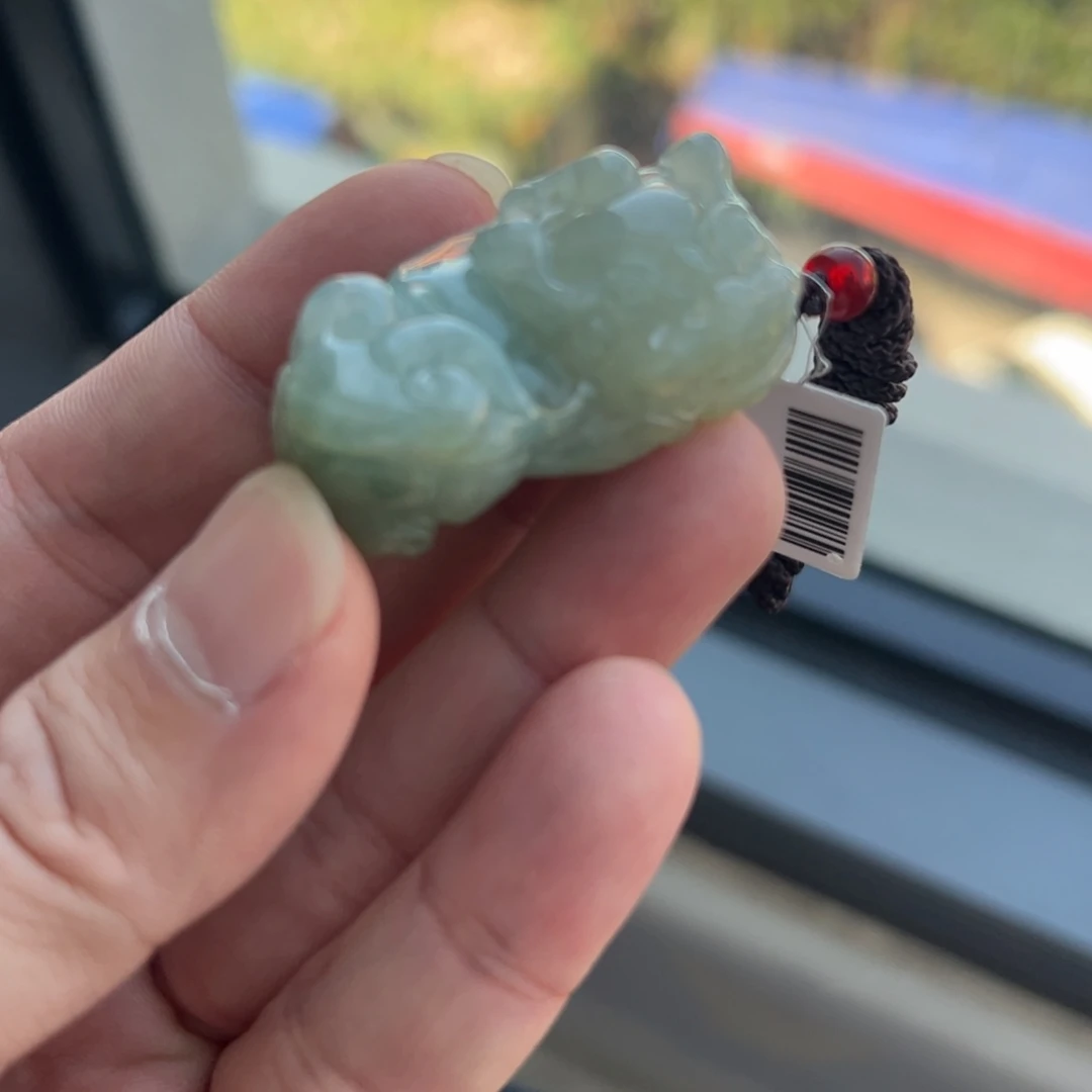 翡翠未镶嵌颈饰貔貅