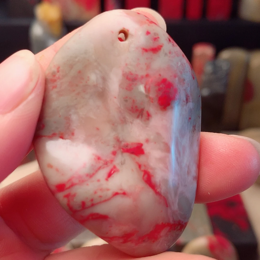 昌化鸡血石精美挂件