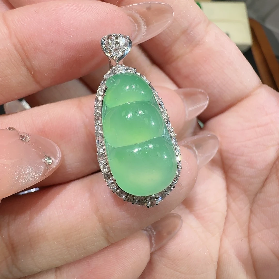 【闪购商品】颈饰18K金镶嵌翡翠