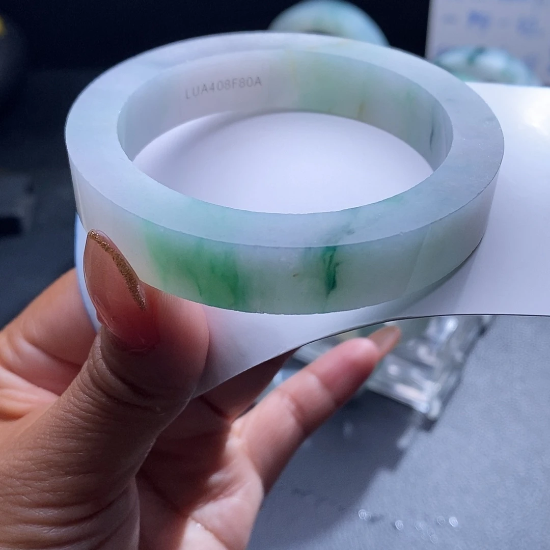 定制翡翠未镶嵌翡翠手镯