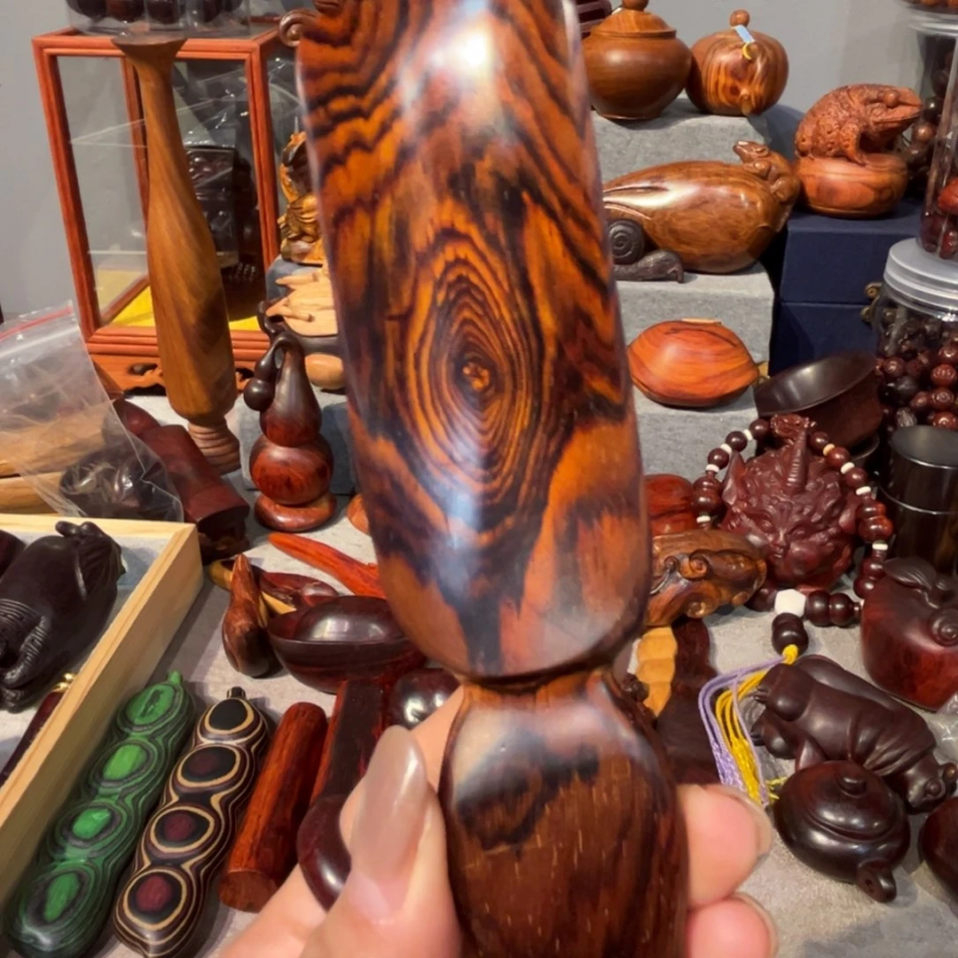 微凹黄檀（南美大红酸枝）