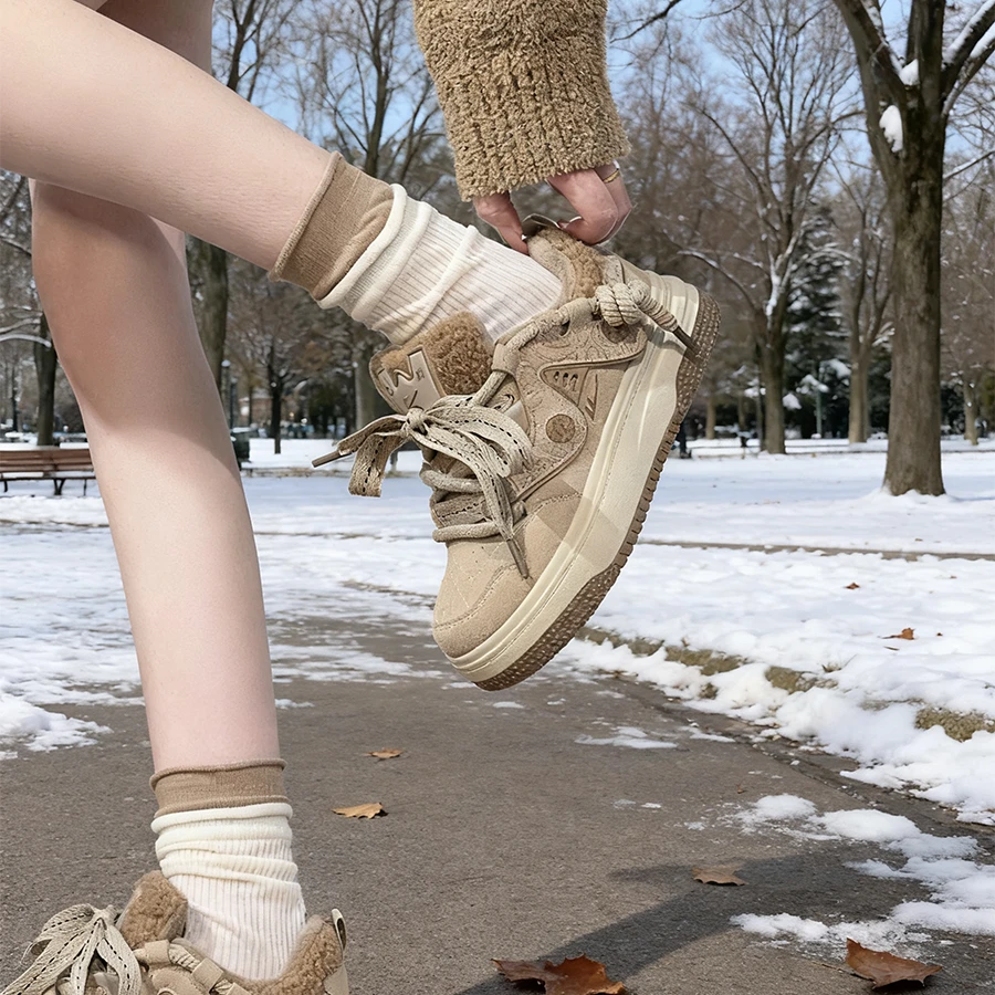 回力冬季美拉德板鞋女爆款时尚百搭小白鞋子休闲厚底保暖面包鞋女