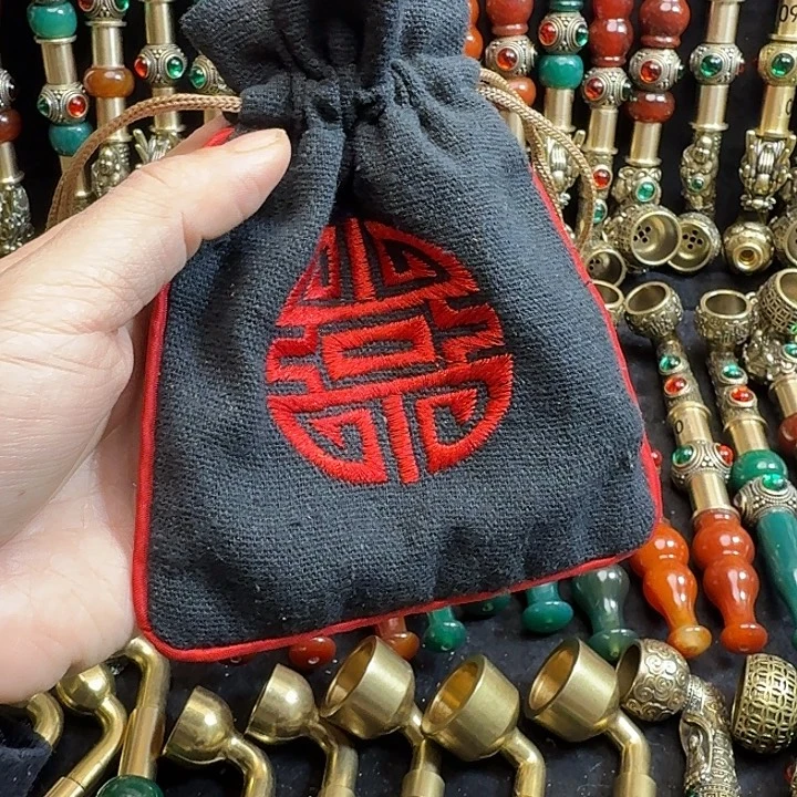 烟包刺绣烟包刺绣