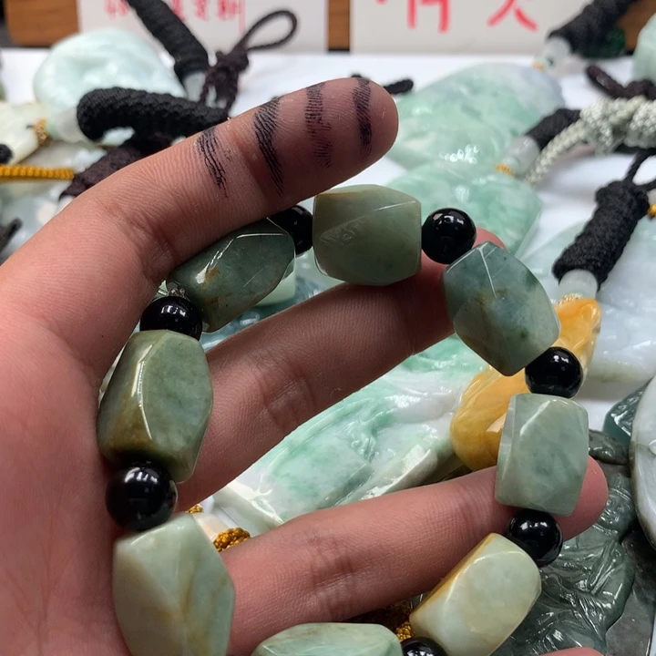 颈饰未镶嵌翡翠保真天然a货翡翠