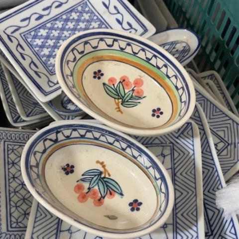 瓶瑕疵瓷片不退不换。。。。。。。。。。。