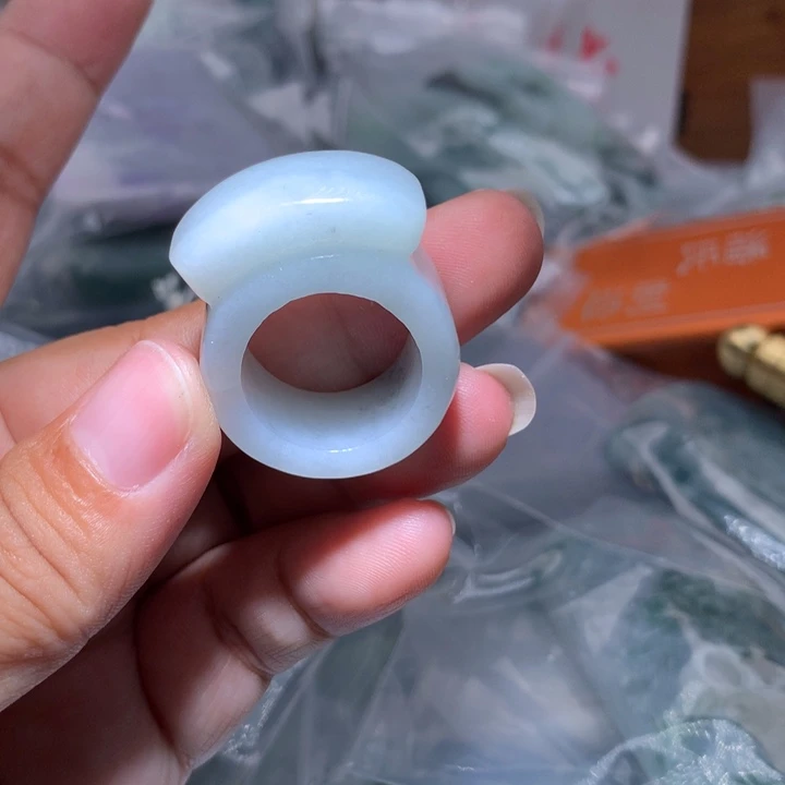 翡翠未镶嵌颈饰保真天然A货翡翠