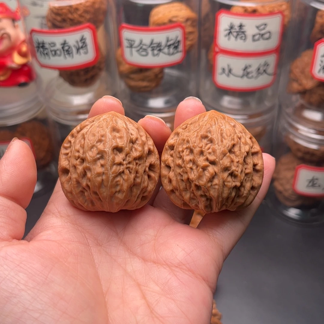 文玩核桃把件40三角高桩铁锤