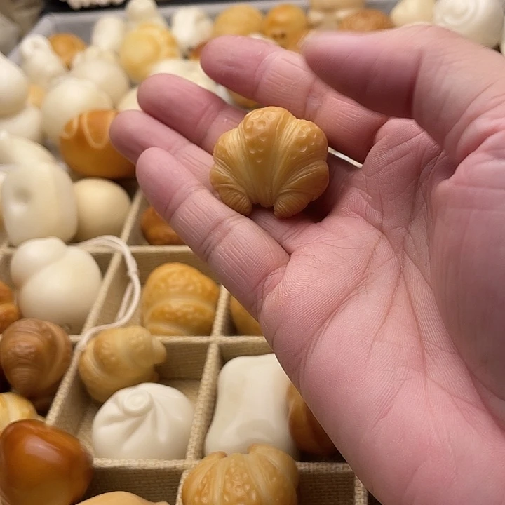 菩提根/象牙果吊坠小牛角包