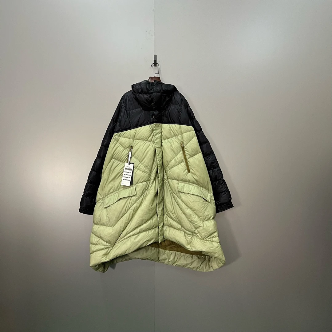 99新 MONCLER c214拼色几何压纹超大款羽绒服