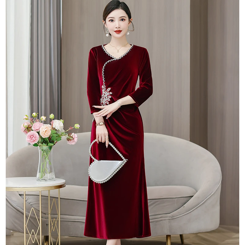 丈母娘妈妈礼服秋冬季新款喜婆婆婚宴装显瘦金丝绒宴会气质长裙