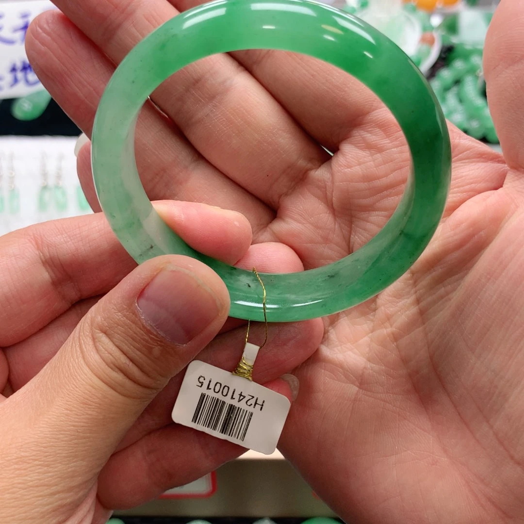 石英质玉未镶嵌手镯青青55-多人