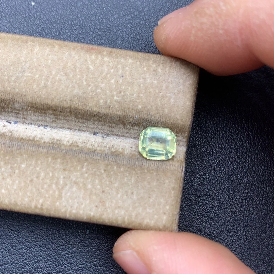 裸石金绿宝石1.37ct