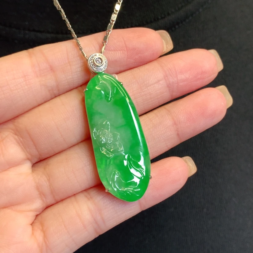 【闪购商品】翡翠18K金镶嵌吊坠(赠链)连年有余