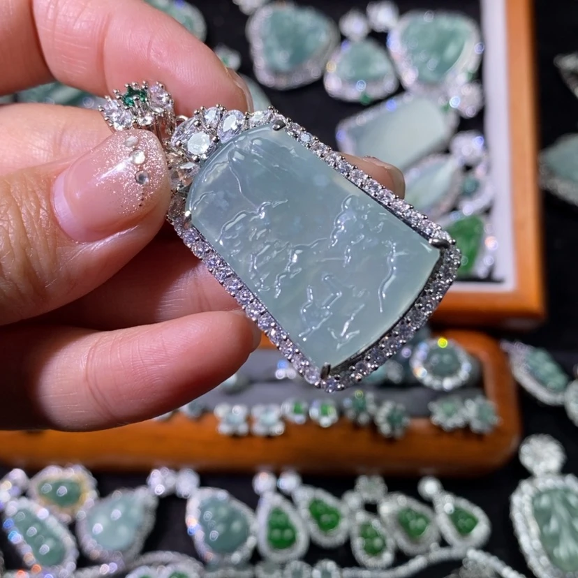 【闪购商品】翡翠颈饰未镶嵌天然