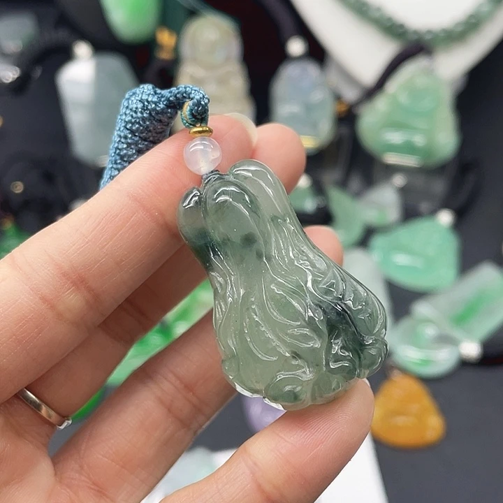 翡翠未镶嵌吊坠(赠链)