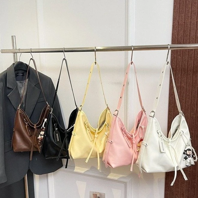 2025春夏新款女包高级感小众多妹挂饰托特包时尚百搭单肩斜挎包