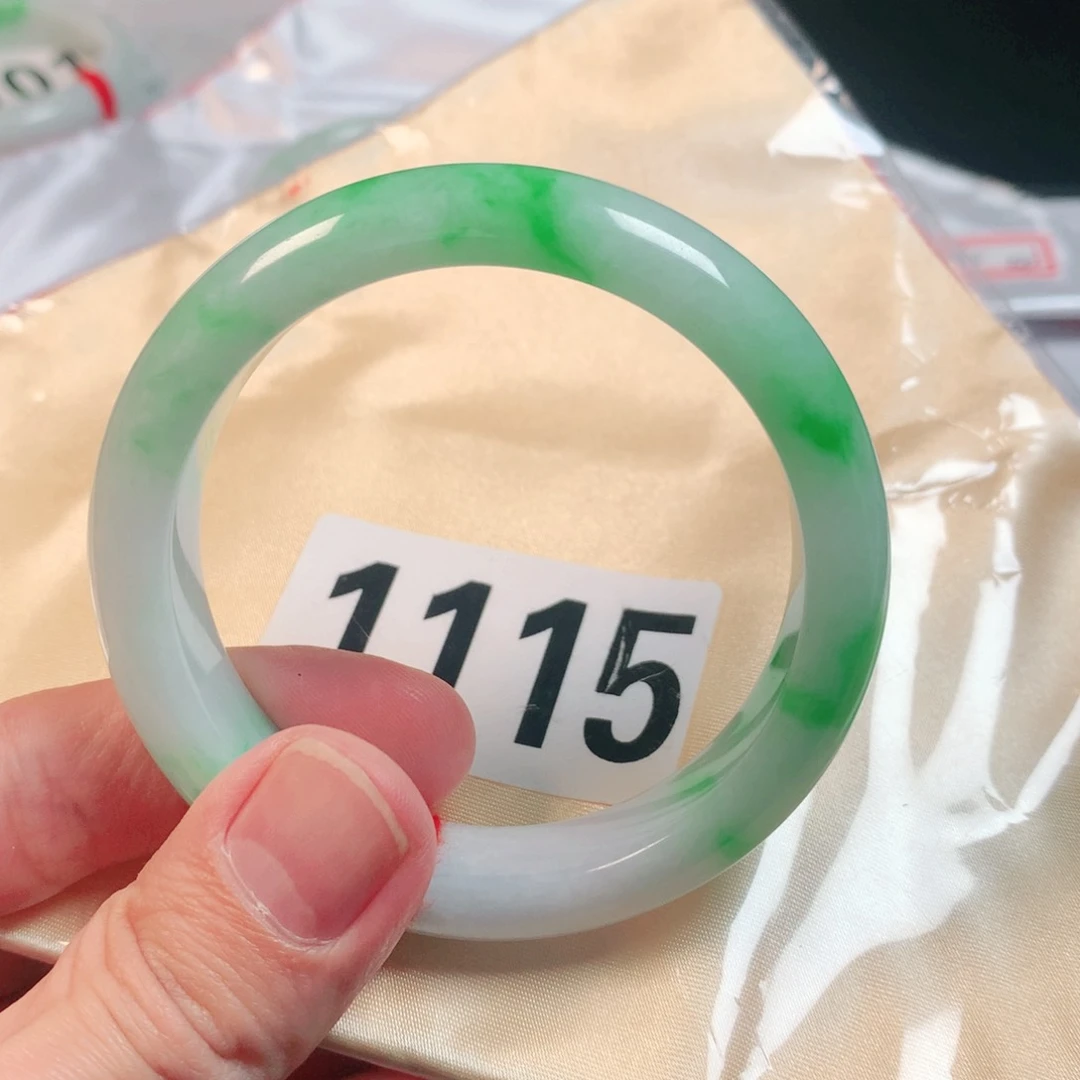 翡翠手镯未镶嵌翡翠手镯1115