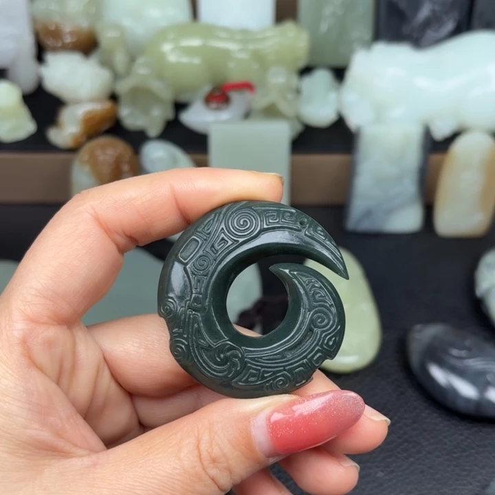 颈饰未镶嵌和田玉