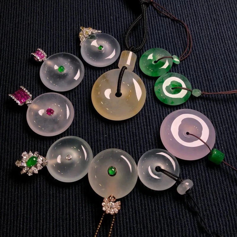 精美吊坠 （一物一拍 请进直播间挑选）