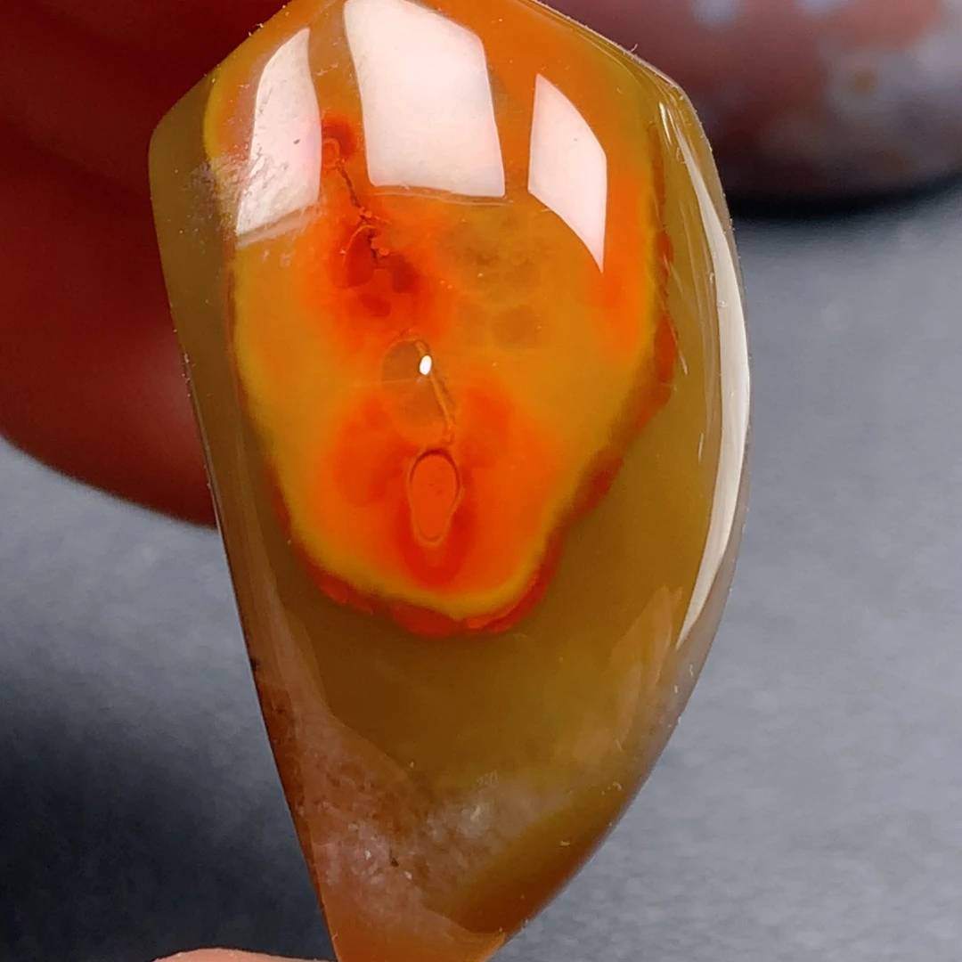 未镶嵌颈饰玛瑙/玉髓山***峰