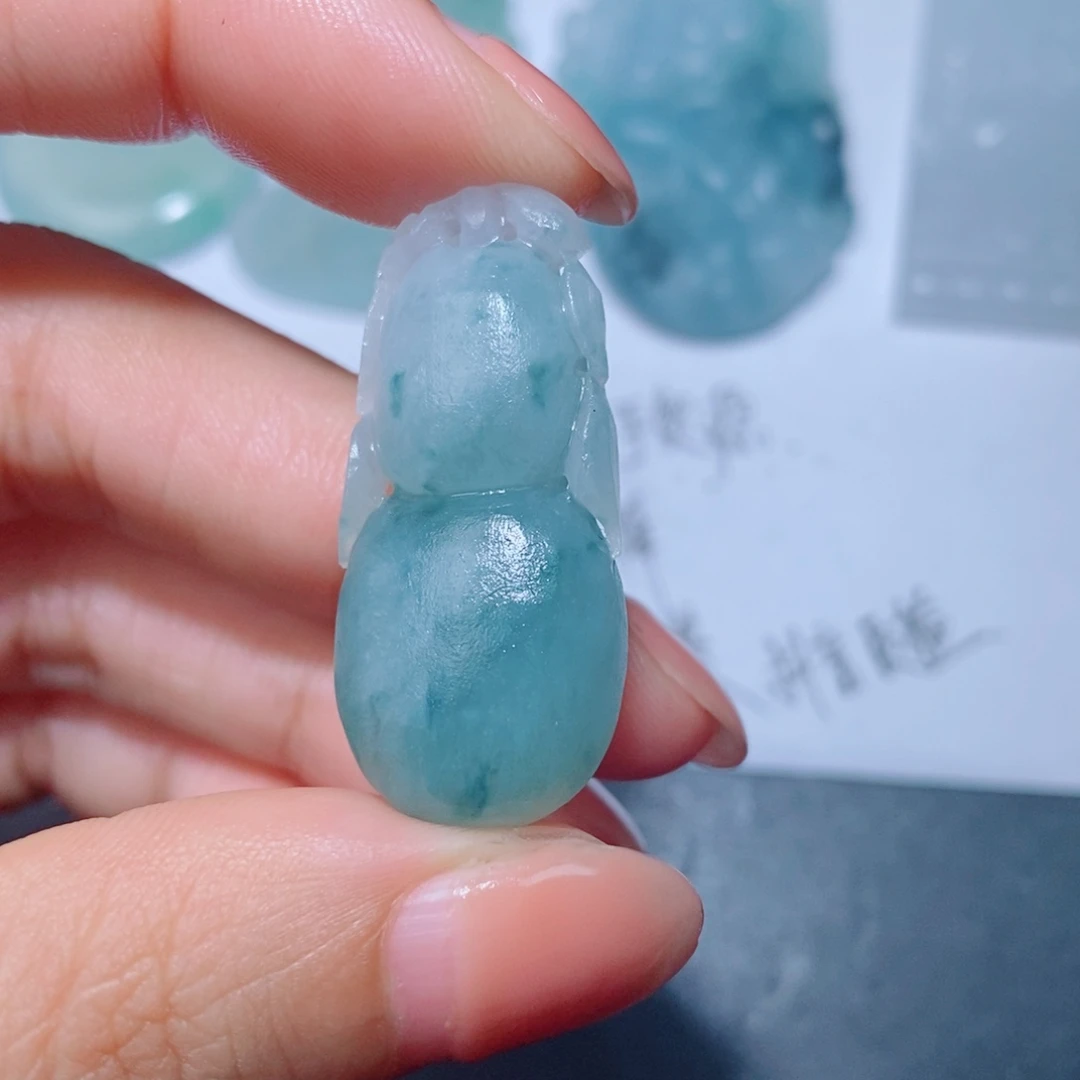 王****未镶嵌吊坠定制翡翠