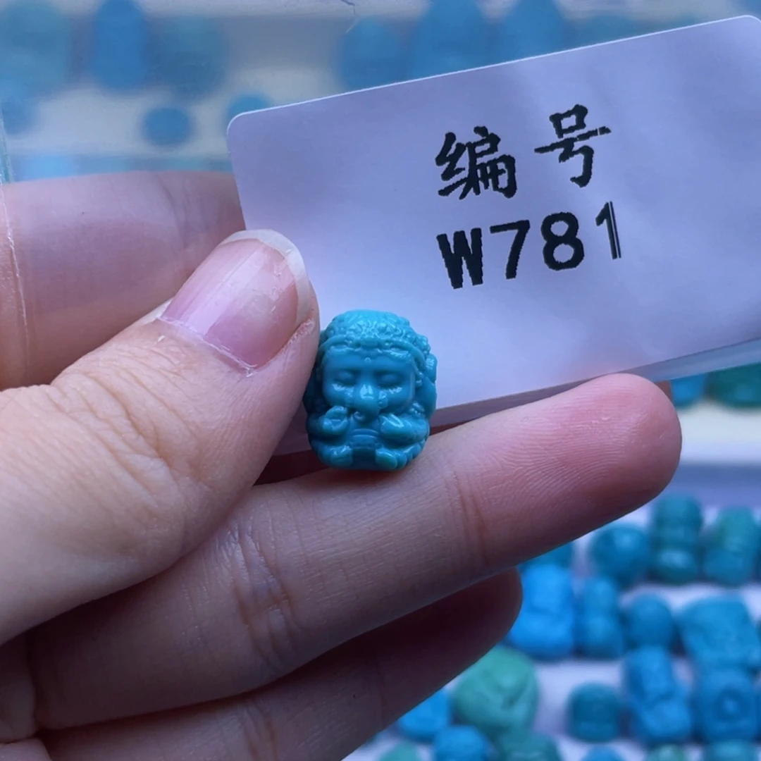 N***g绿松石未镶嵌天然原矿绿松石雕件